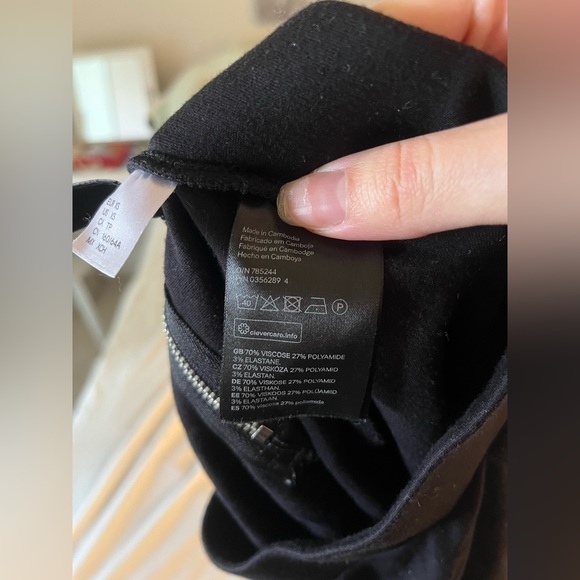 ! 2 for 20 ! Black Flared Skater Skirt XS - Picture 3 of 7